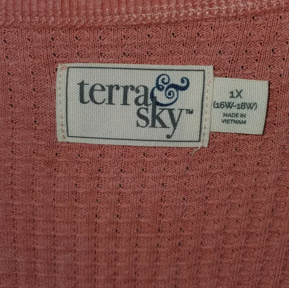 Terra & Sky Coral Waffle Knit Top - Picture 2 of 3